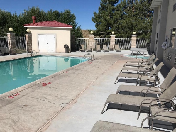 Americas Best Value Inn Cedar City image 13
